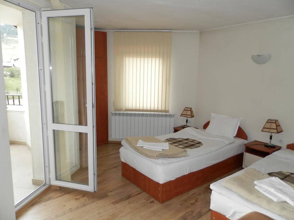 Family Hotel Daisy Borino 외부 사진